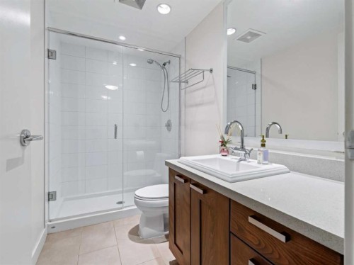 511-222 Riverfront Avenue Sw, Calgary, AB - Indoor Photo Showing Bathroom