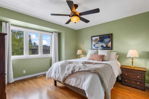 2031 2 Avenue Nw, Calgary, AB - Indoor Photo Showing Bedroom