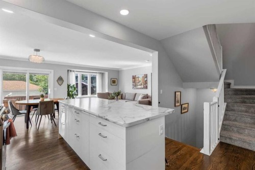 2031 2 Avenue Nw, Calgary, AB - Indoor Photo Showing Kitchen