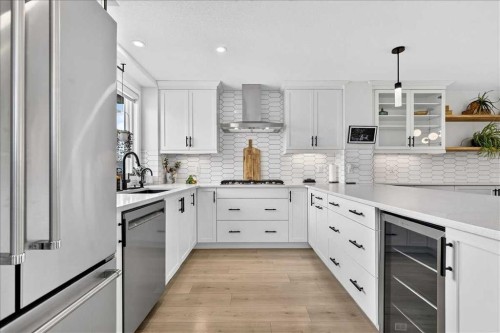 199 Magnolia Way Se, Calgary, AB - Indoor Photo Showing Kitchen With Upgraded Kitchen