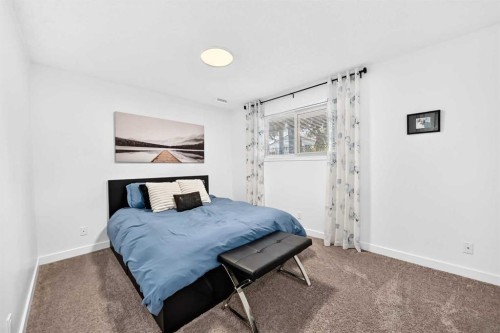 D-109 Stanley Avenue, Okotoks, AB - Indoor Photo Showing Bedroom