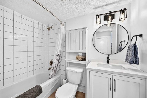 D-109 Stanley Avenue, Okotoks, AB - Indoor Photo Showing Bathroom