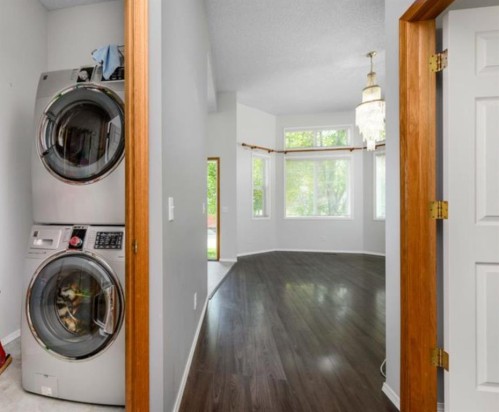 25 Prestwick Pond Terrace Se, Calgary, AB - Indoor Photo Showing Laundry Room