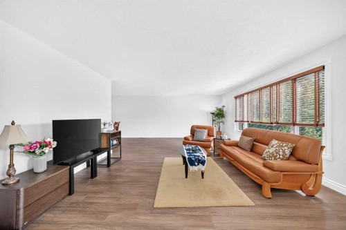 1220 73 Avenue Sw, Calgary, AB - Indoor