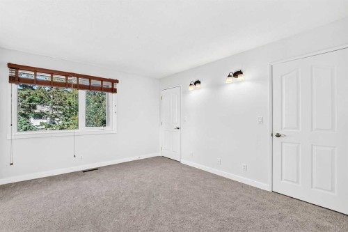 1220 73 Avenue Sw, Calgary, AB - Indoor Photo Showing Other Room