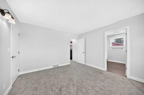 1220 73 Avenue Sw, Calgary, AB - Indoor Photo Showing Other Room