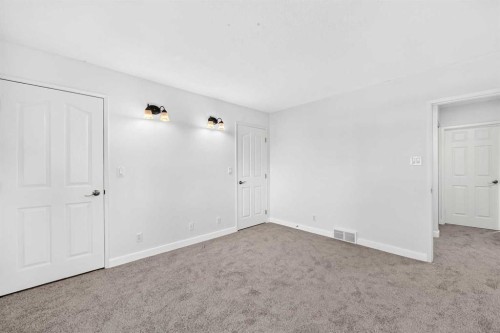 1220 73 Avenue Sw, Calgary, AB - Indoor Photo Showing Other Room