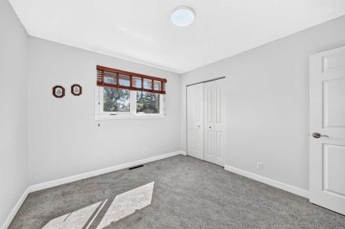 1220 73 Avenue Sw, Calgary, AB - Indoor Photo Showing Other Room