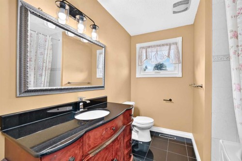 1220 73 Avenue Sw, Calgary, AB - Indoor Photo Showing Bathroom