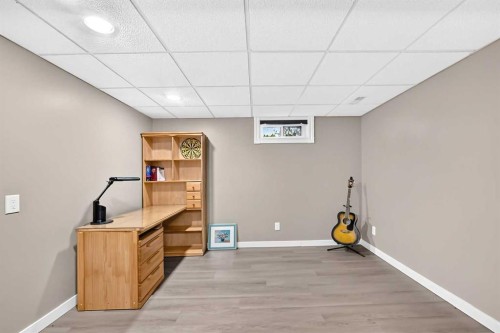 1220 73 Avenue Sw, Calgary, AB - Indoor