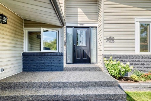 1220 73 Avenue Sw, Calgary, AB - Outdoor
