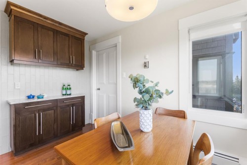 4N-222 Eagle Ridge Drive Sw, Calgary, AB - Indoor Photo Showing Dining Room