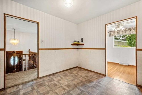 4515 Norquay Drive Nw, Calgary, AB - Indoor Photo Showing Other Room
