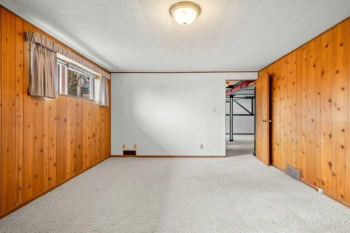 4515 Norquay Drive Nw, Calgary, AB - Indoor Photo Showing Other Room