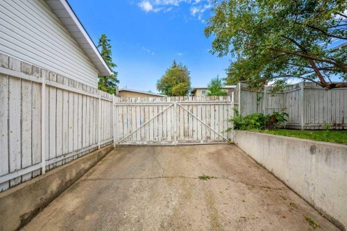 4515 Norquay Drive Nw, Calgary, AB - Outdoor