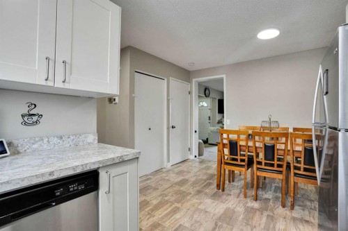 5620 Temple Drive Ne, Calgary, AB - Indoor
