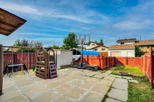 5620 Temple Drive Ne, Calgary, AB - Outdoor
