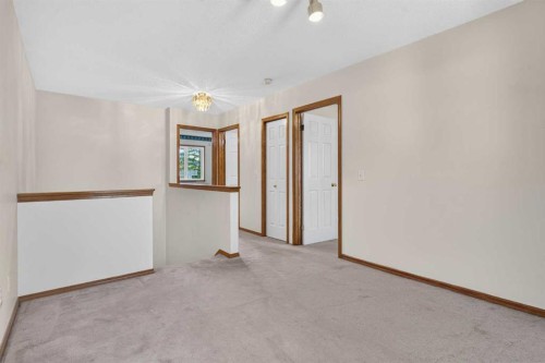 52 Glenbrook Villas Sw, Calgary, AB - Indoor Photo Showing Other Room