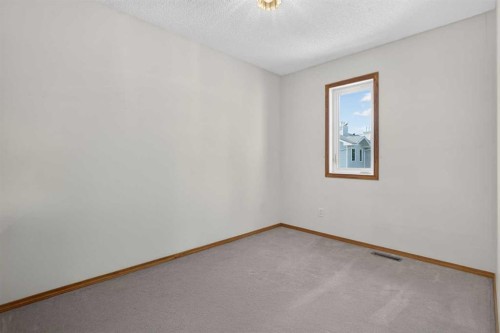 52 Glenbrook Villas Sw, Calgary, AB - Indoor Photo Showing Other Room
