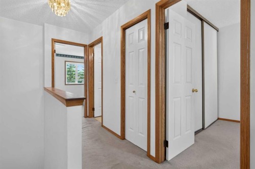 52 Glenbrook Villas Sw, Calgary, AB - Indoor Photo Showing Other Room