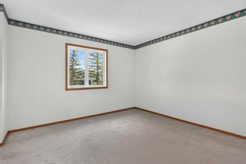 52 Glenbrook Villas Sw, Calgary, AB - Indoor Photo Showing Other Room