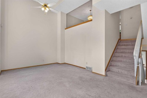 52 Glenbrook Villas Sw, Calgary, AB - Indoor Photo Showing Other Room