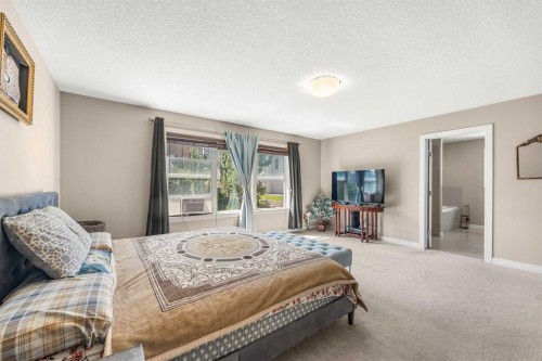 162 Sherwood Hill Nw, Calgary, AB - Indoor Photo Showing Bedroom