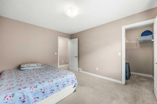 162 Sherwood Hill Nw, Calgary, AB - Indoor Photo Showing Bedroom