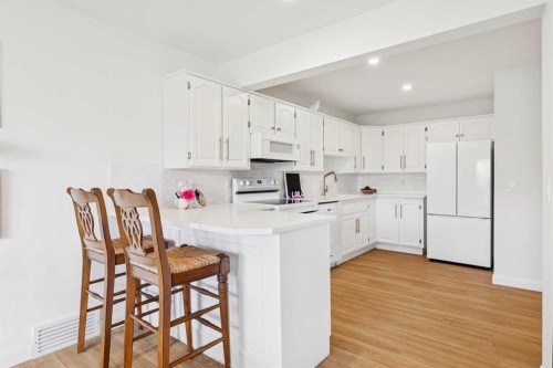 84 Edenstone Way Nw, Calgary, AB - Indoor Photo Showing Kitchen