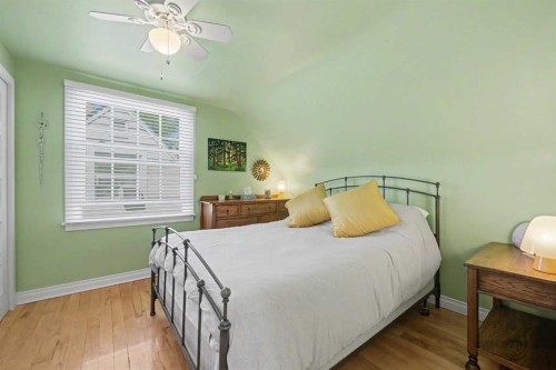434 19 Street Nw, Calgary, AB - Indoor Photo Showing Bedroom