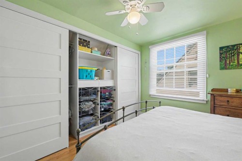 434 19 Street Nw, Calgary, AB - Indoor Photo Showing Bedroom