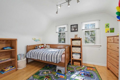 434 19 Street Nw, Calgary, AB - Indoor Photo Showing Bedroom