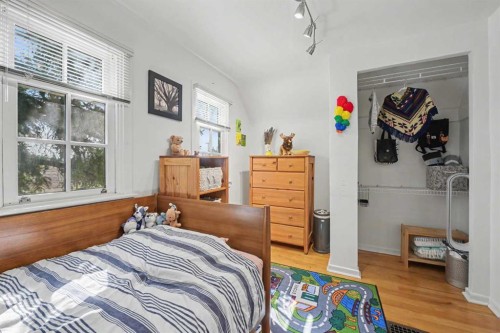 434 19 Street Nw, Calgary, AB - Indoor Photo Showing Bedroom