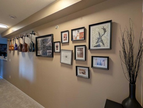 1421-8 Bridlecrest Drive Sw, Calgary, AB - Indoor Photo Showing Other Room