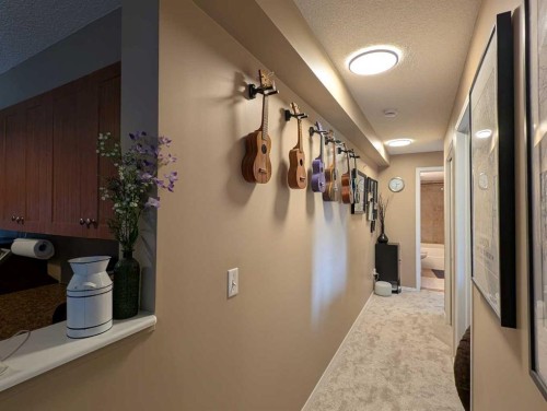 1421-8 Bridlecrest Drive Sw, Calgary, AB - Indoor Photo Showing Other Room