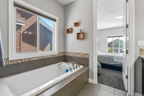 2257 Bayside Circle Sw, Airdrie, AB - Indoor Photo Showing Bathroom