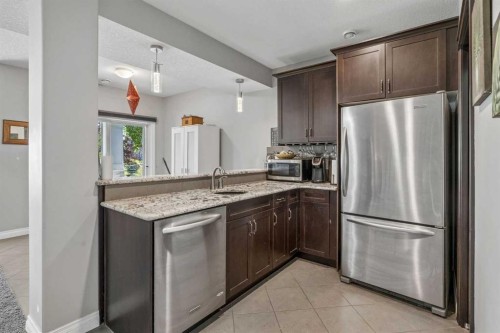 2257 Bayside Circle Sw, Airdrie, AB - Indoor Photo Showing Kitchen