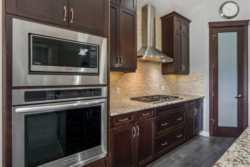 2257 Bayside Circle Sw, Airdrie, AB - Indoor Photo Showing Kitchen