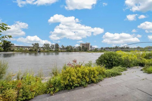 615 Confluence Way Se, Calgary, AB 
