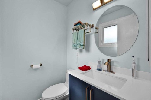 228 Nottingham Road Nw, Calgary, AB - Indoor Photo Showing Bathroom
