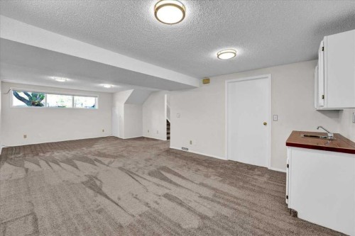 228 Nottingham Road Nw, Calgary, AB - Indoor