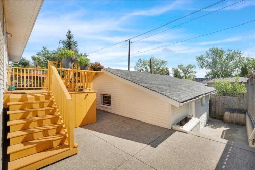 228 Nottingham Road Nw, Calgary, AB - Outdoor With Exterior