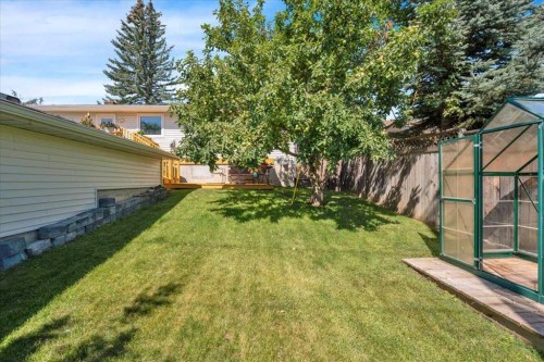 228 Nottingham Road Nw, Calgary, AB - Outdoor
