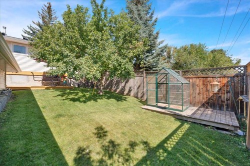228 Nottingham Road Nw, Calgary, AB - Outdoor