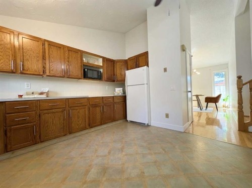 123 Sunmills Place Sw, Calgary, AB - Indoor Photo Showing Kitchen
