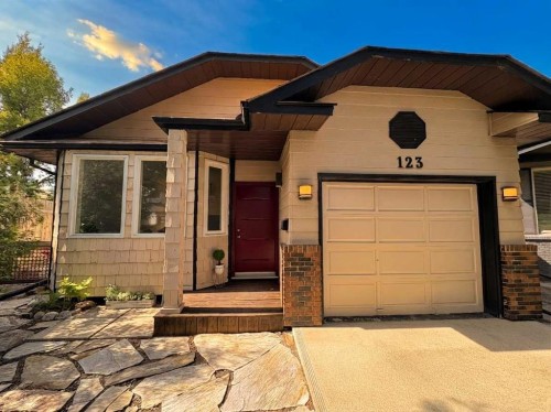 123 Sunmills Place Sw, Calgary, AB - Outdoor With Exterior