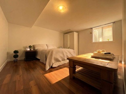123 Sunmills Place Sw, Calgary, AB - Indoor Photo Showing Bedroom
