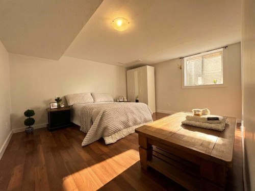 123 Sunmills Place Sw, Calgary, AB - Indoor Photo Showing Bedroom