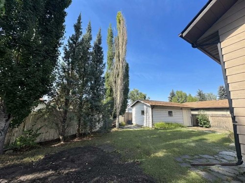 123 Sunmills Place Sw, Calgary, AB - Outdoor