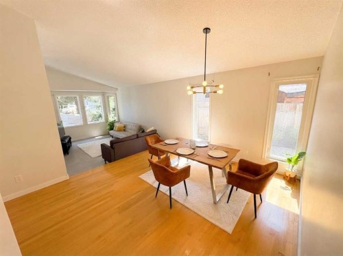 123 Sunmills Place Sw, Calgary, AB - Indoor Photo Showing Dining Room